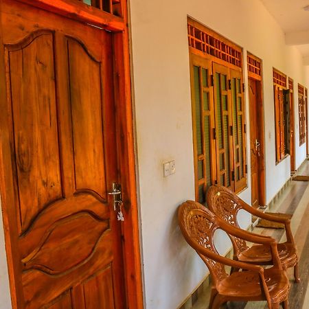 French Garden Eagle Wings Inn Uppuveli Exterior photo